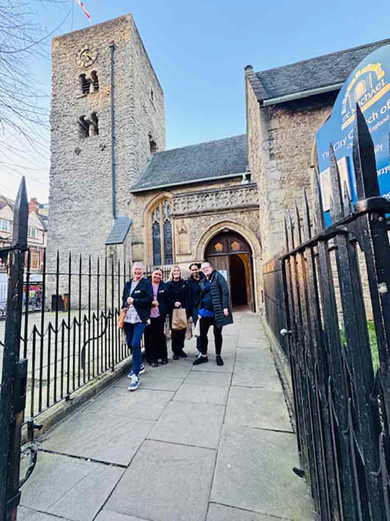 Colleagues from Elmthorpe spent Do Good Day volunteering at their local
                            homeless shelter and soup kitchen in Oxford.